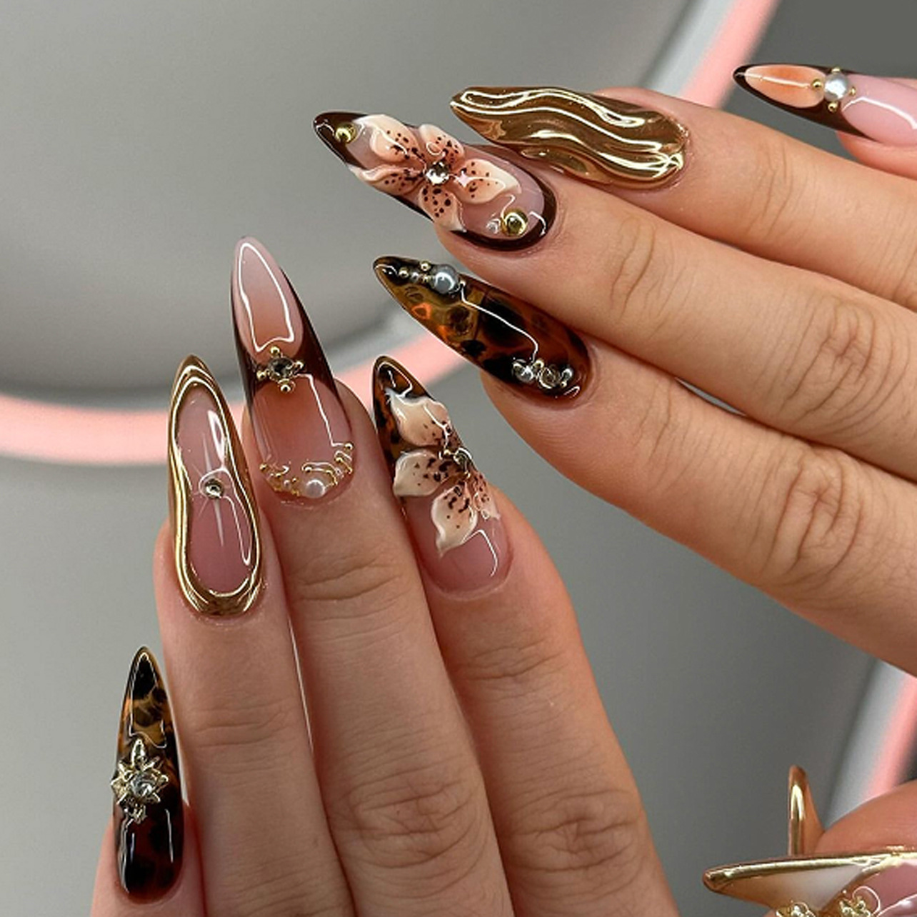Pressed Flower Art - Luxury Maillard Almond Press on Nails